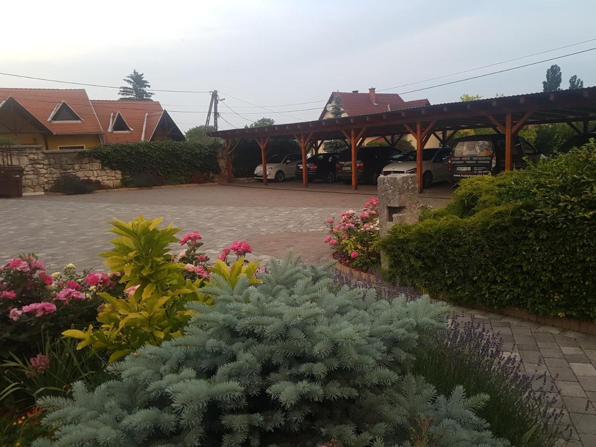 Huber Panzio Bed & Breakfast Fertorakos Luaran gambar