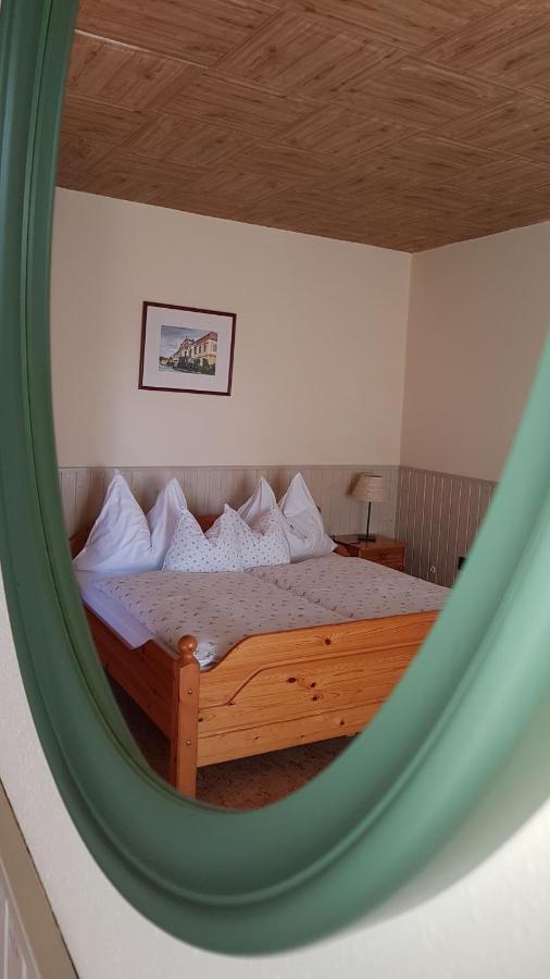 Huber Panzio Bed & Breakfast Fertorakos Luaran gambar