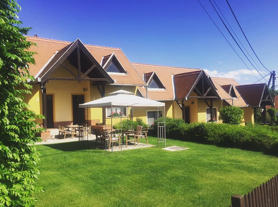 Huber Panzio Bed & Breakfast Fertorakos Luaran gambar